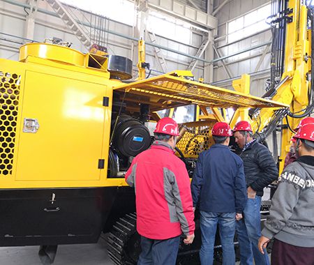 Des clients d’Afrique du Sud visitent notre usine